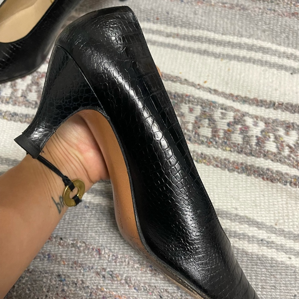Salvatore Ferragamo Vintage Black pump leather print 7 1/2 - Picture 7 of 9